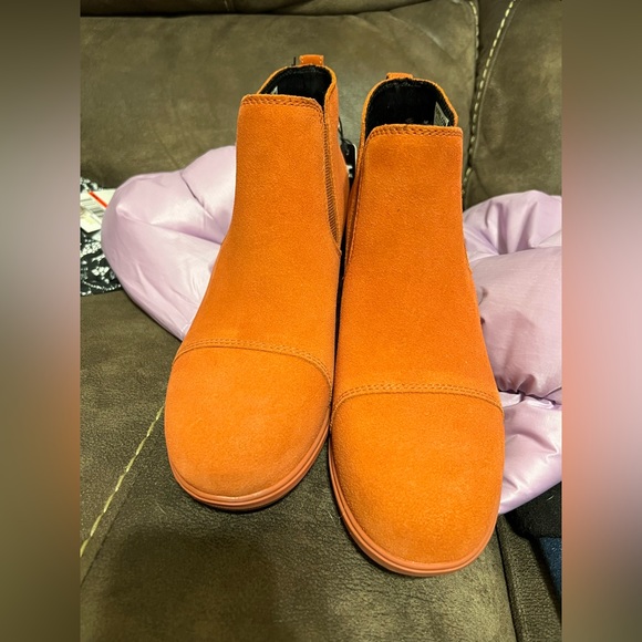 Sorel Shoes - SOREL WOMEN'S EVIE™ PULL-ON SUEDE BOOTIES in Orange SIZE 7